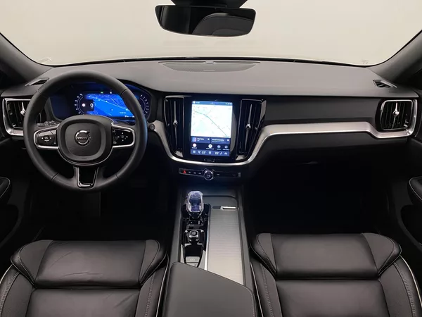 Volvo V60 CC B5 AWD BRIGHT PLUS AUT - foto 2