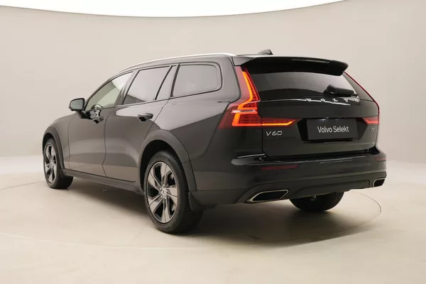 Volvo V60 CC B5 AWD MOMENTUM AUT - foto 11