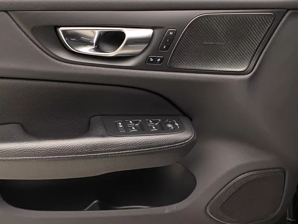 Volvo V60 CC B5 AWD MOMENTUM AUT - foto 29