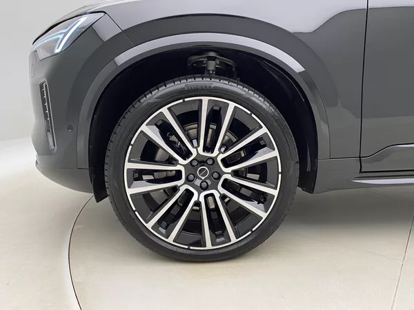 Volvo XC90 B5 AWD BLACK EDITION ULTRA 7 - foto 18