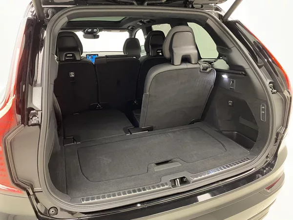 Volvo XC90 B5 AWD BLACK EDITION ULTRA 7 - foto 24