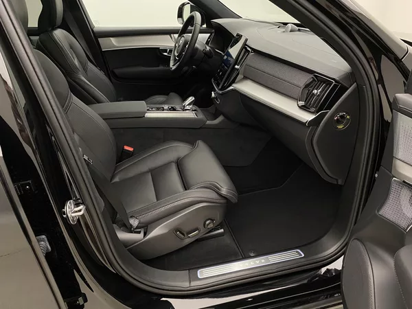 Volvo XC90 B5 AWD BLACK EDITION ULTRA 7 - foto 26
