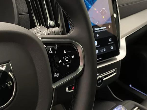 Volvo XC90 B5 AWD BLACK EDITION ULTRA 7 - foto 29