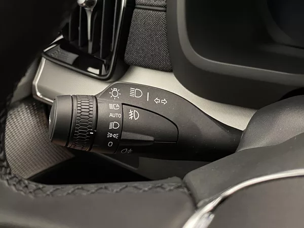 Volvo XC90 B5 AWD BLACK EDITION ULTRA 7 - foto 33