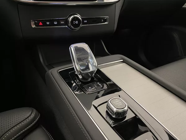 Volvo XC90 B5 AWD BLACK EDITION ULTRA 7 - foto 42
