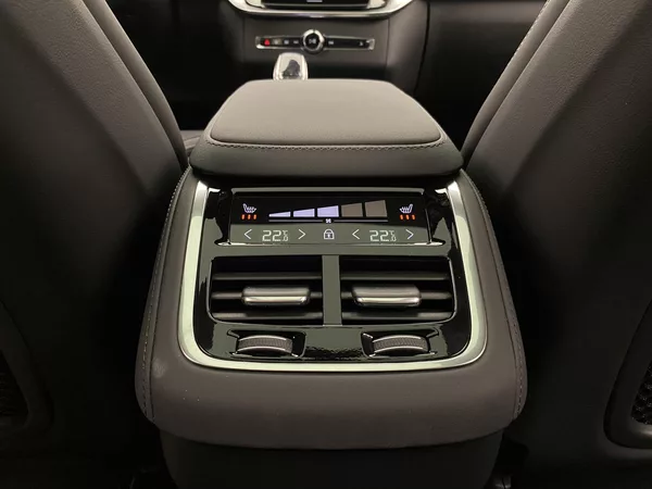 Volvo XC90 B5 AWD BLACK EDITION ULTRA 7 - foto 78