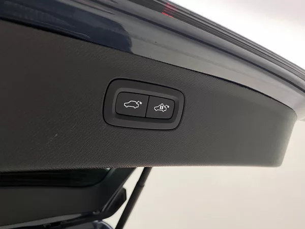 Volvo XC90 T8 AWD Plug-in DARK ULTRA - foto 23