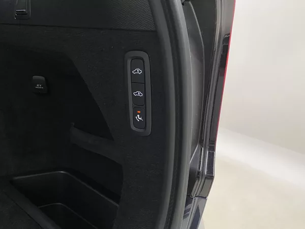 Volvo XC90 T8 AWD Plug-in DARK ULTRA - foto 24