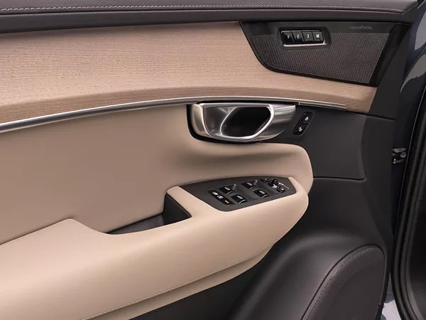 Volvo XC90 T8 AWD Plug-in DARK ULTRA - foto 33