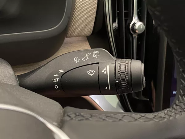 Volvo XC90 T8 AWD Plug-in DARK ULTRA - foto 36