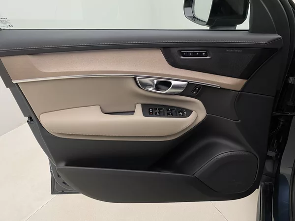 Volvo XC90 T8 AWD Plug-in DARK ULTRA - foto 7