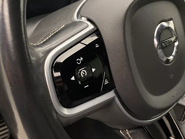 Volvo XC60 T5 AWD R-DESIGN AUT CZ - foto 19