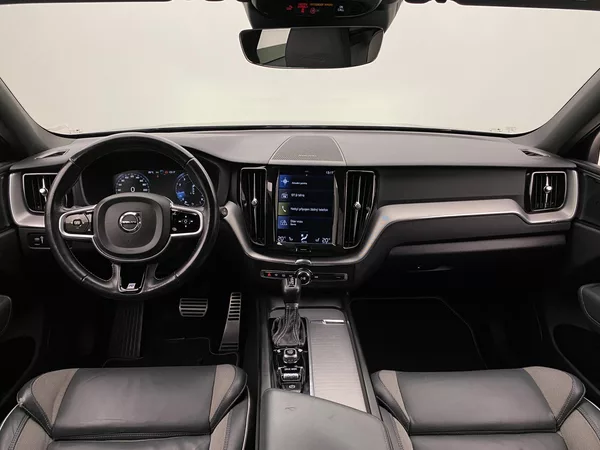 Volvo XC60 T5 AWD R-DESIGN AUT CZ - foto 2