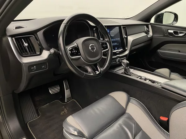 Volvo XC60 T5 AWD R-DESIGN AUT CZ - foto 4
