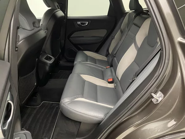 Volvo XC60 T5 AWD R-DESIGN AUT CZ - foto 5