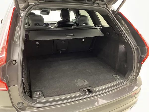 Volvo XC60 T5 AWD R-DESIGN AUT CZ - foto 6