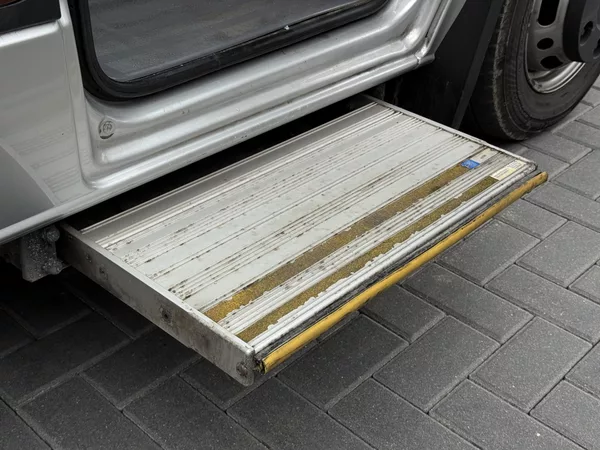 Mercedes-Benz SPRINTER 17 míst WEBASTO - foto 18