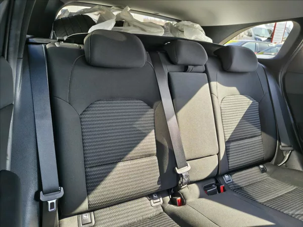 Kia Ceed 1,5 T-GDi 118kw TOP - foto 4