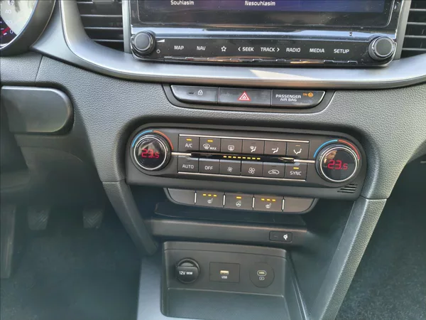 Kia Ceed 1,5 T-GDi 118kw TOP - foto 8