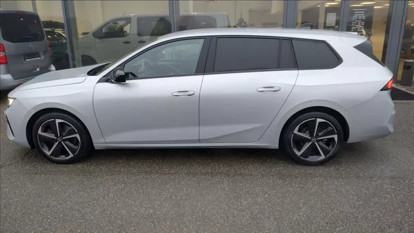 Opel Astra 1,2 GS line 130K - foto 4