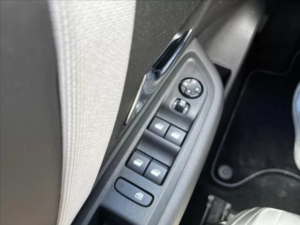 Citroën C4 1,2 MAX 136 HYBRID Ë-DCS6 - foto 17