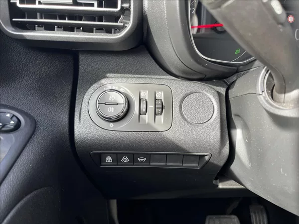 Opel Combo 1,2 LIFE XL EAT8 - foto 14