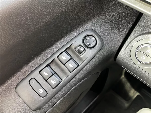 Opel Combo 1,2 LIFE XL EAT8 - foto 15