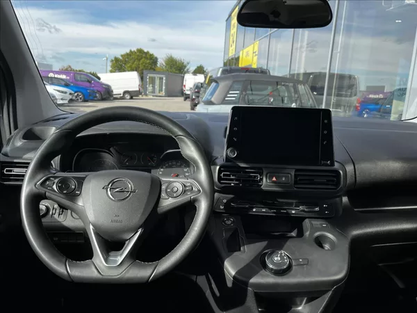 Opel Combo 1,2 LIFE XL EAT8 - foto 2