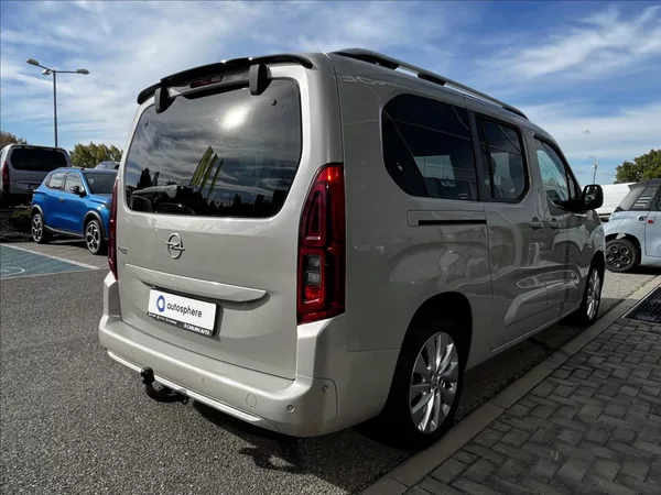 Opel Combo 1,2 LIFE XL EAT8 - foto 3