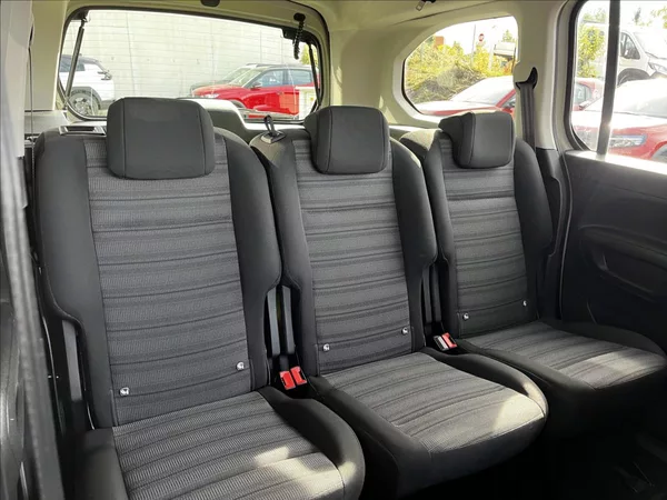 Opel Combo 1,2 LIFE XL EAT8 - foto 5