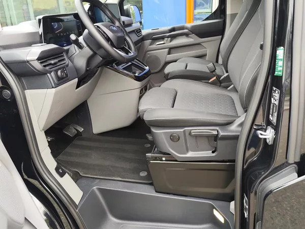 Ford Tourneo Custom Tourneo Custom L1,TITANIUM,2.0 - foto 21