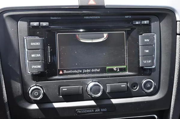 Škoda Superb II 2.0TDi 103kW KOMBI Panorama - foto 14