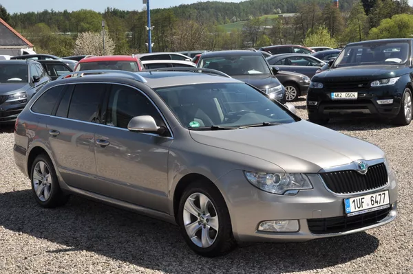 Škoda Superb II 2.0TDi 103kW KOMBI Panorama - foto 2