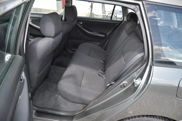 Toyota Corolla 1.4D-4D 66kW KOMBI Automat - foto 7