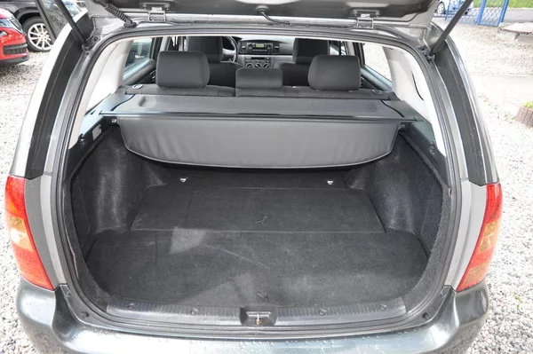 Toyota Corolla 1.4D-4D 66kW KOMBI Automat - foto 8