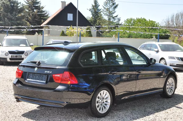 BMW Řada 3 318d 105kW KOMBI - foto 3