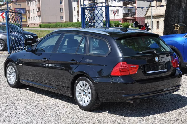 BMW Řada 3 318d 105kW KOMBI - foto 4