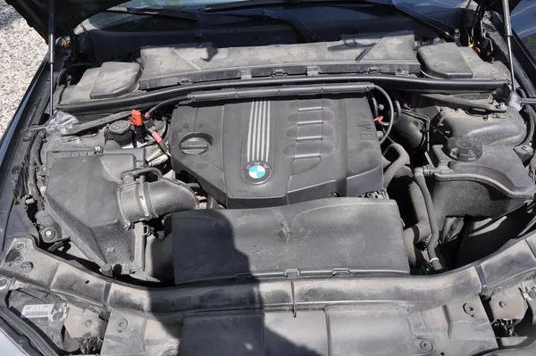 BMW Řada 3 318d 105kW KOMBI - foto 9