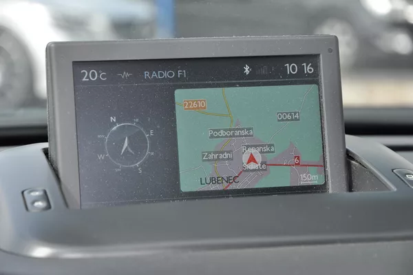 Peugeot 5008 2.0HDi 110kW PANORAMA - foto 12