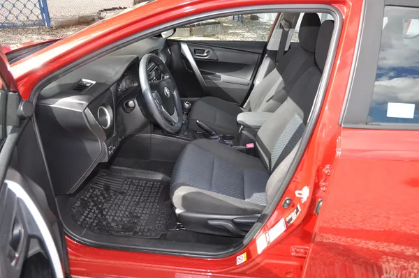 Toyota Auris 1.33VVT-i 73kW - foto 6