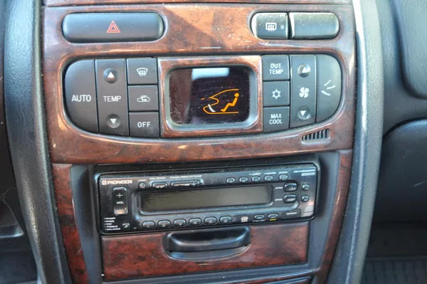 Mitsubishi Carisma 1.8GDi 92kW LS - foto 11