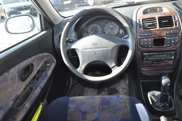 Mitsubishi Carisma 1.8GDi 92kW LS - foto 5
