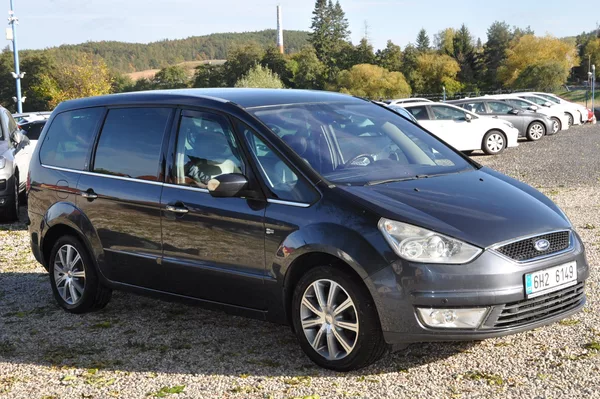 Ford Galaxy 2.0TDCi 103kW 7.míst - foto 2