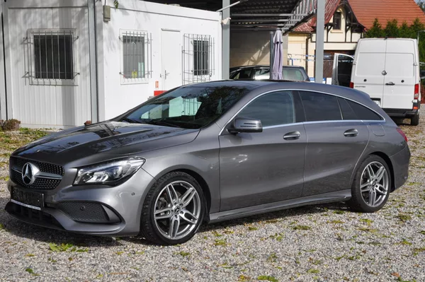Mercedes-Benz CLA 180 90kW AMG - line