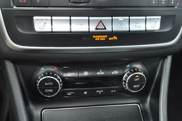 Mercedes-Benz CLA 180 90kW AMG - line - foto 15
