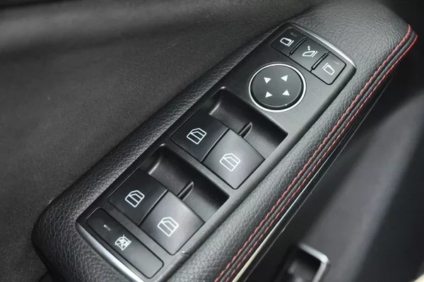 Mercedes-Benz CLA 180 90kW AMG - line - foto 17