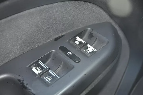 Volkswagen Touran 2.0TDi 100kW 7.míst Highline - foto 13