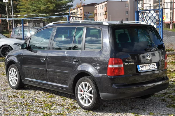 Volkswagen Touran 2.0TDi 100kW 7.míst Highline - foto 4