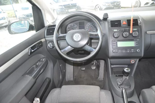 Volkswagen Touran 2.0TDi 100kW 7.míst Highline - foto 5