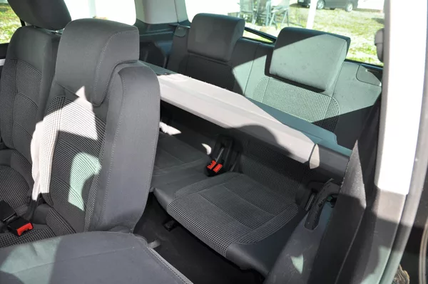 Volkswagen Touran 2.0TDi 100kW 7.míst Highline - foto 8